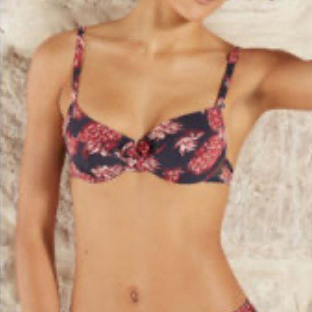 Floral Underwire Bra in Navy and Pink - Women's Intimates